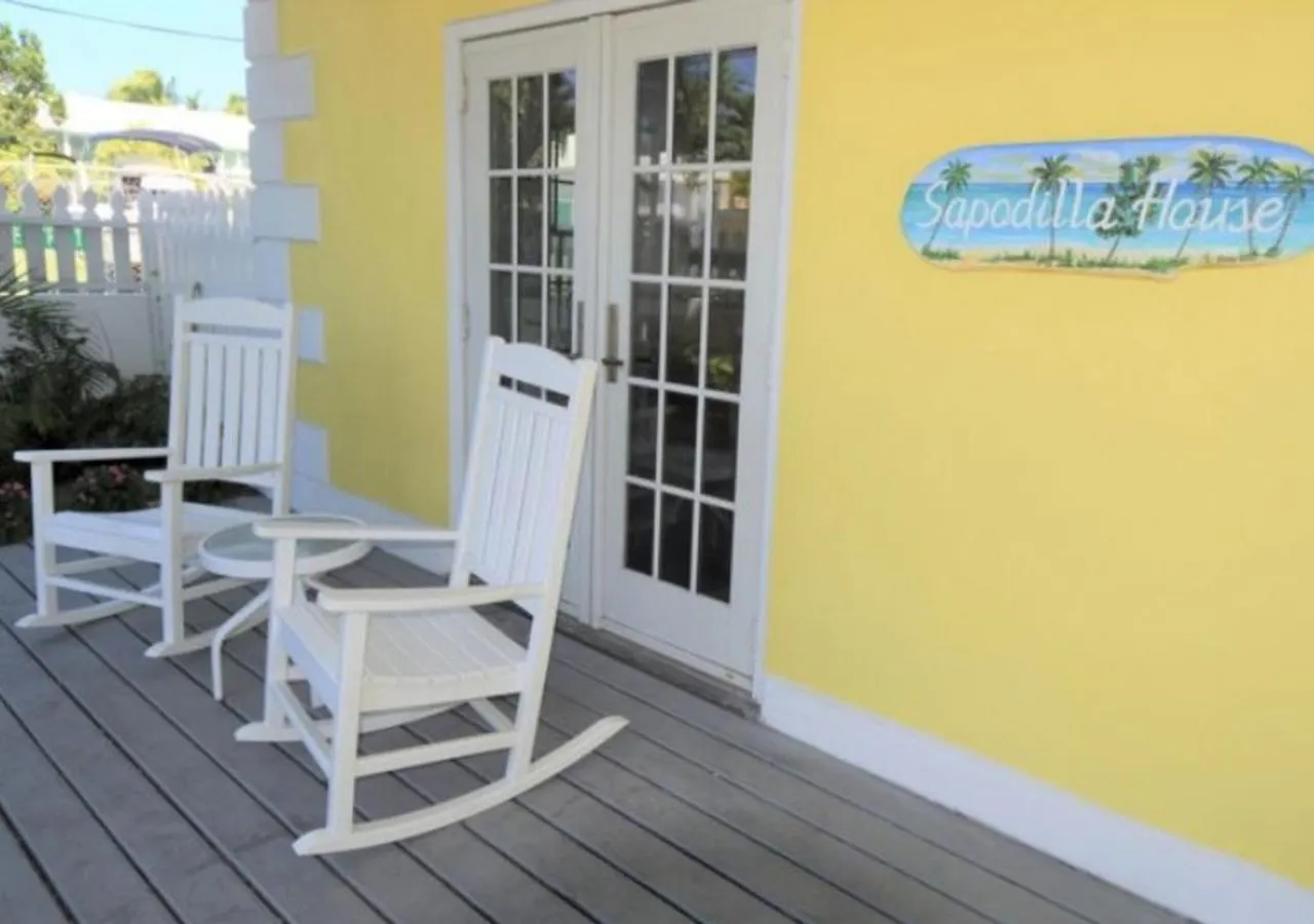 Sapodilla House Hotel Dunmore Town