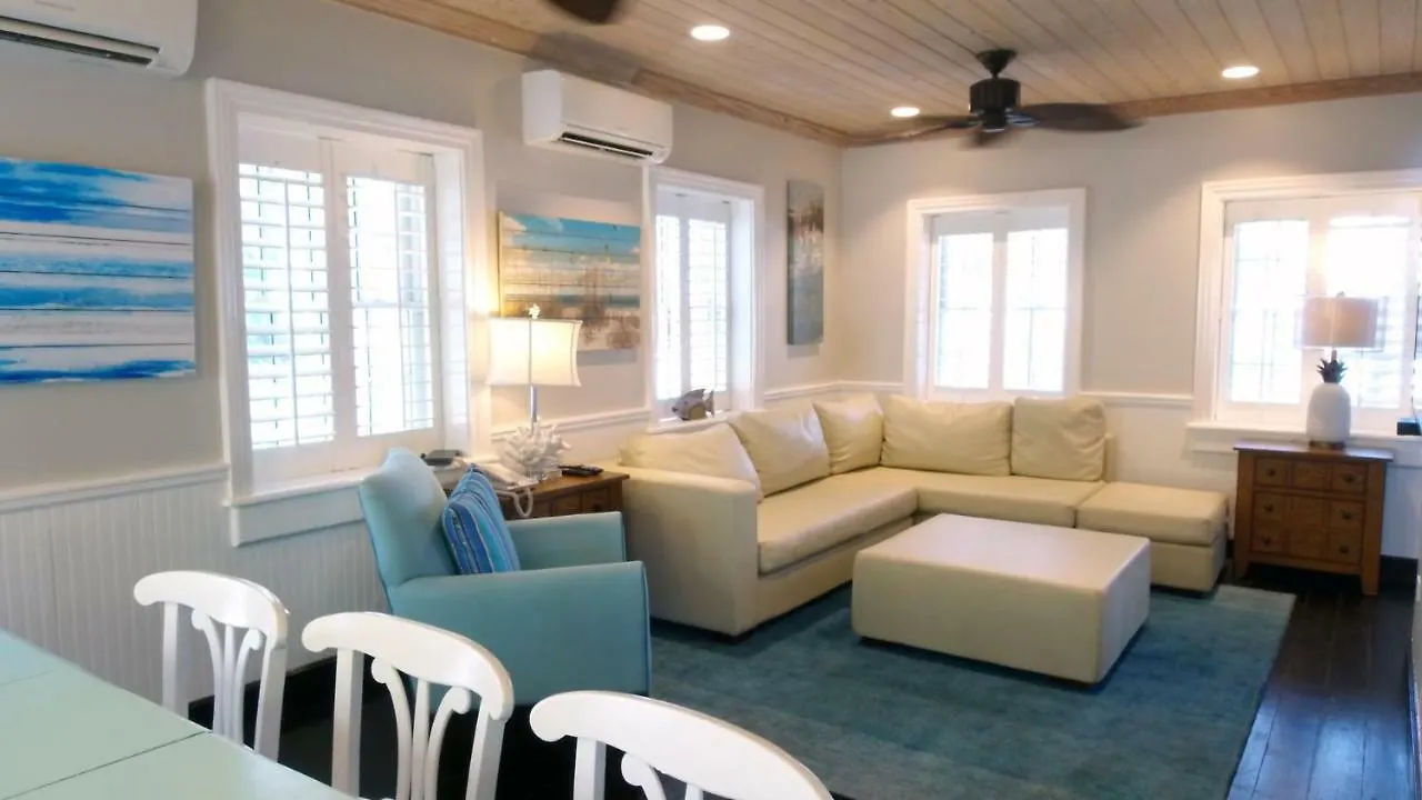 Sapodilla House Hotel Dunmore Town