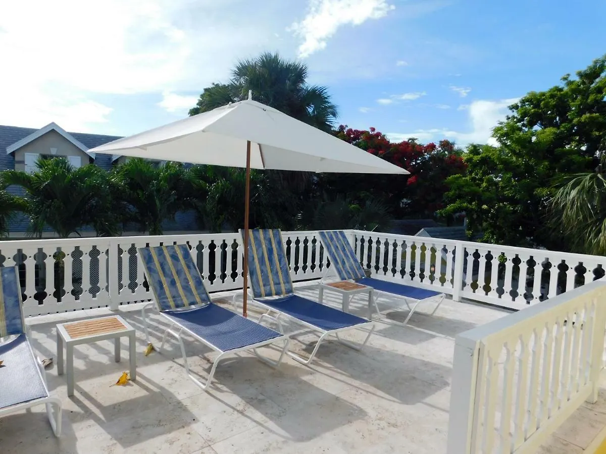 Sapodilla House Hotel Dunmore Town